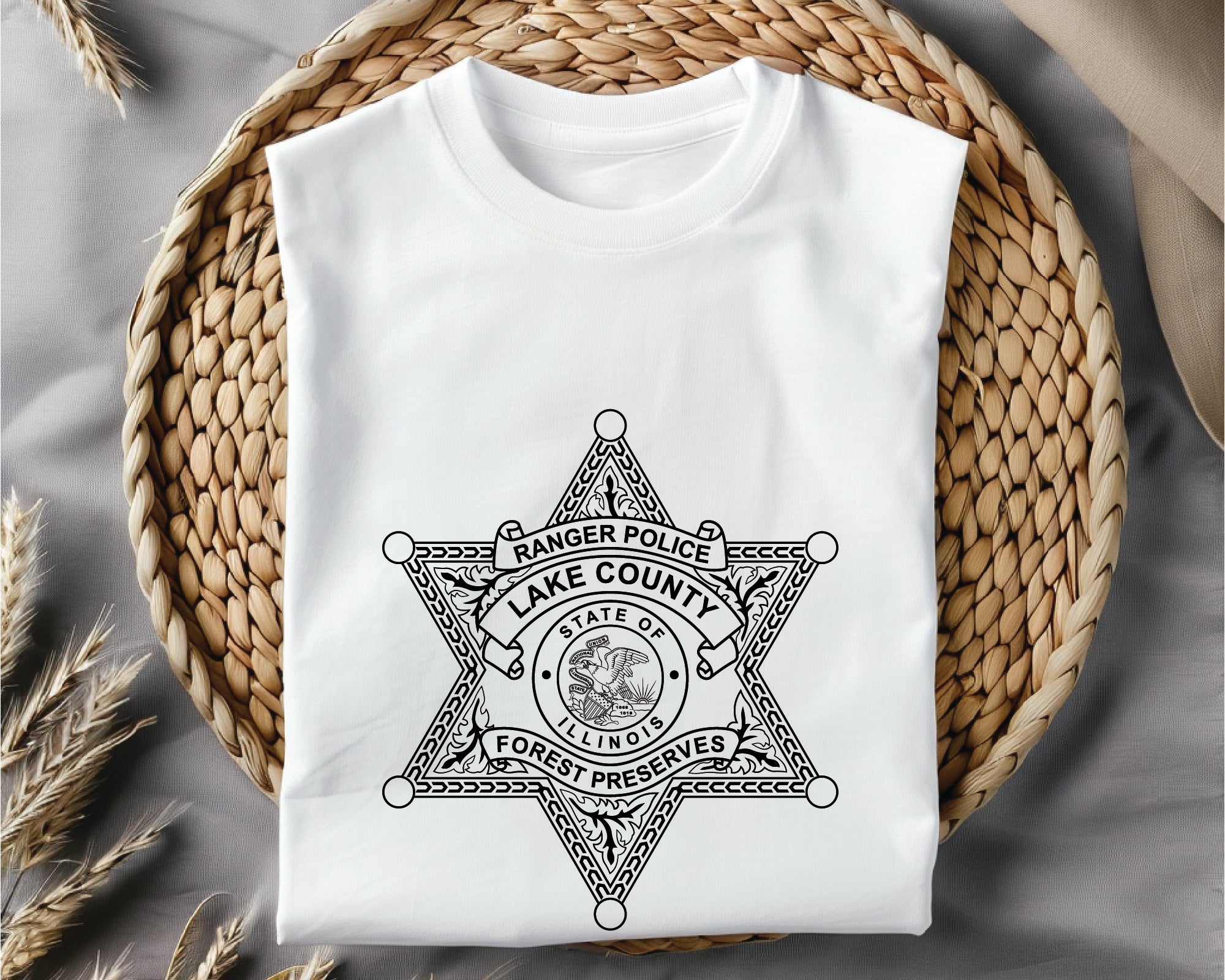 Lake County Forest Preserves Police Badge SVG

Illinois Ranger Police Vector Design

Lake County Forest Preserves Star Badge

Law Enforcement Ranger Emblem for Engraving

Illinois State Seal Police Logo CNC File